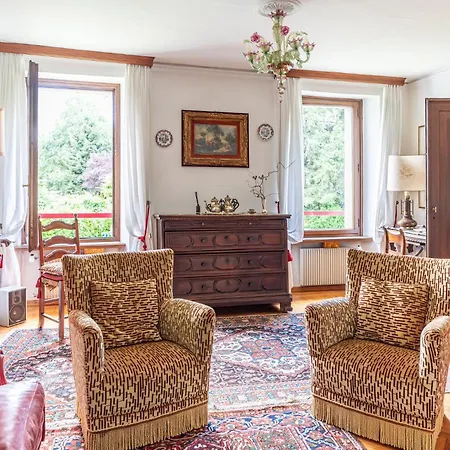 Timeless Charm - Stunning Aparment In