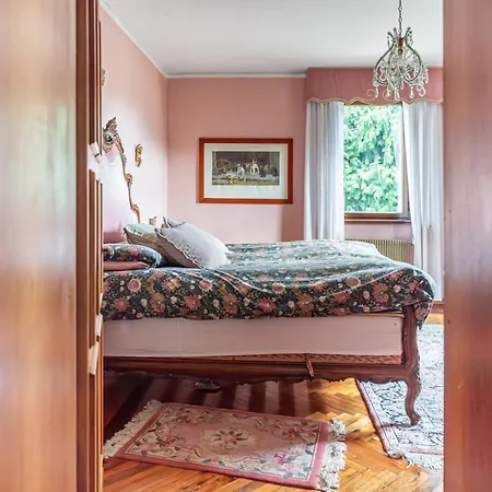 Timeless Charm - Stunning Aparment In *