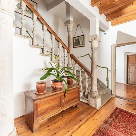 Timeless Charm - Stunning Aparment In Belluno