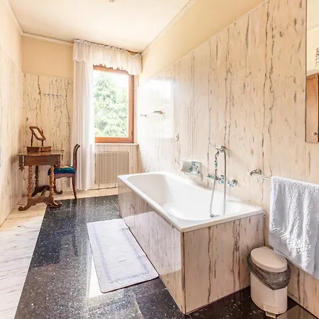 Guesthost - Timeless Charm - Stunning In Appartement
